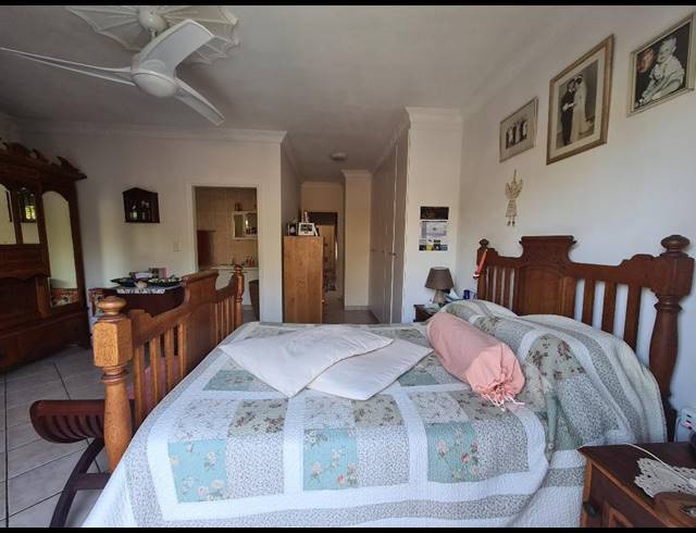 4 BEDROOM TOWNHOUSE FOR SALE IN SHELLY BEACH